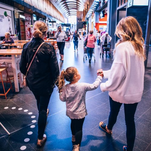 robina-town-centre-mother-with-daughter-and-friend-the-kitchens